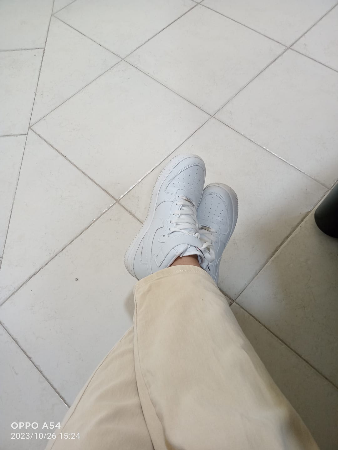 Customer photo review of Tenis 841 Blanco Total
