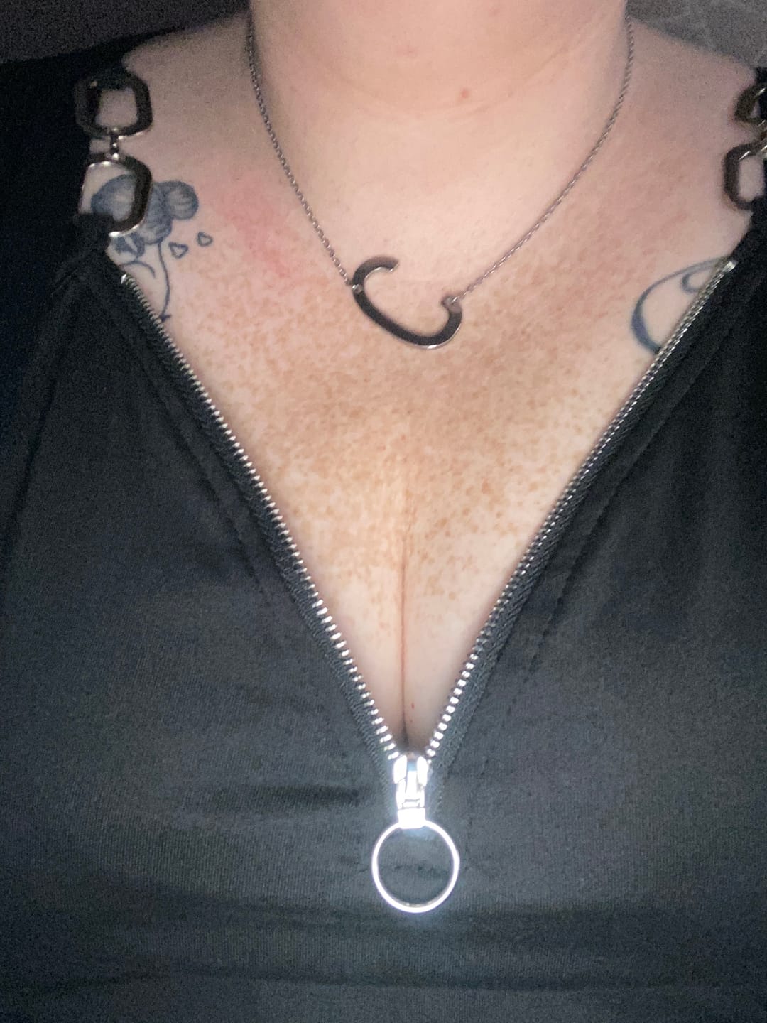 Customer photo review of Collier personnalisé Initiale (Lettre Majuscule)