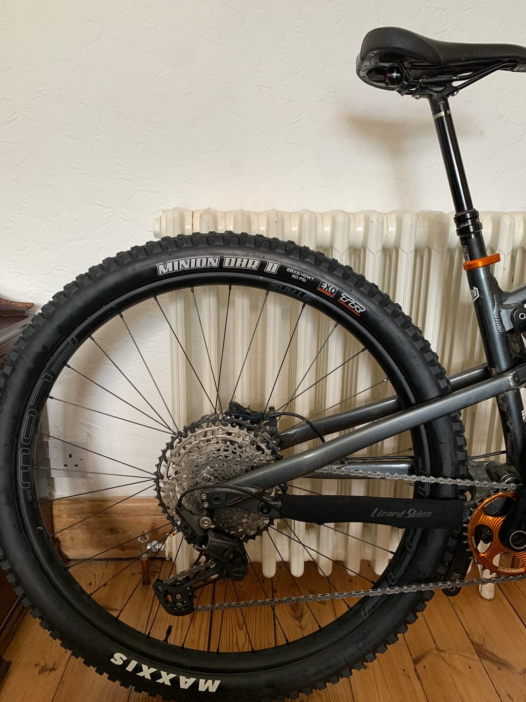 Customer photo review of Maxxis Minion DHR II Exo TR 29" Folding Tyre - 29 X 2.4 WT - Tubeless Ready