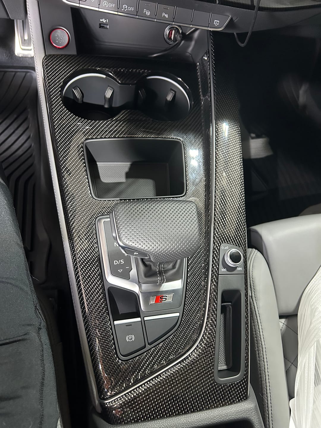 Customer photo review of EZT Audi B9/B9.5 A4/A5/S4/S5/RS5 Interior Center Console Trim