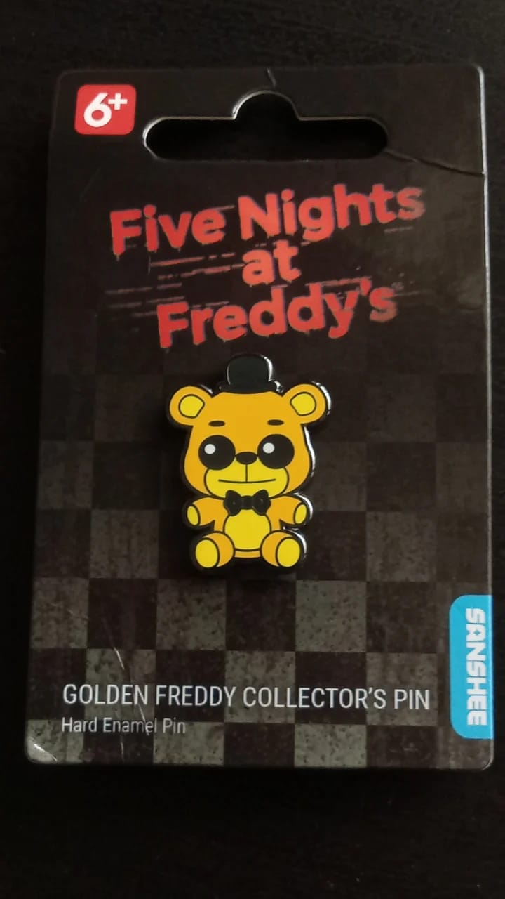 Customer photo review of Five Nights at Freddy's - Golden Freddy Collector's Pin