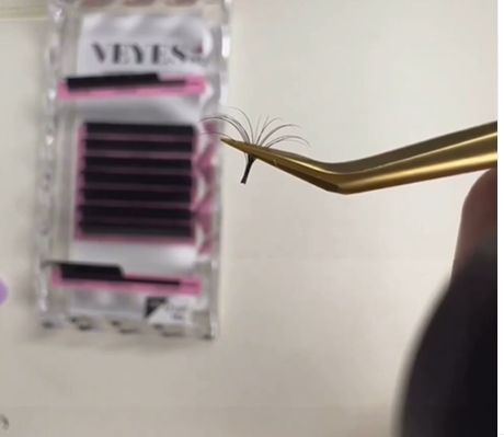 Customer photo review of Luxe Gold Precision Tweezer Trio