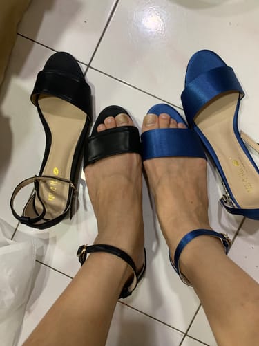 Customer photo review of Luna Sandals in Black