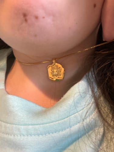 Customer photo review of Medusa Necklace (Gold)