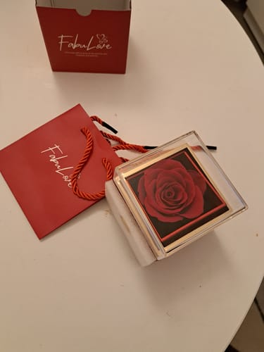 Customer photo review of Eternal Rose Box - W/ Engraved Necklace & Real Rose