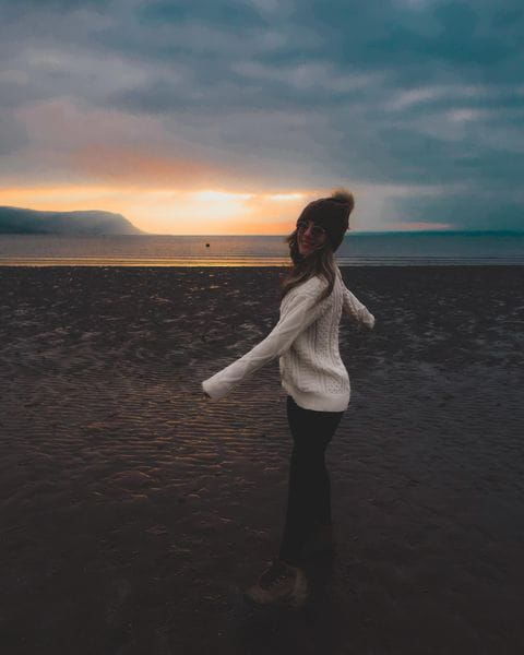 Customer photo review of Aelfric Eden Retro 90s Cable Knit Sweater