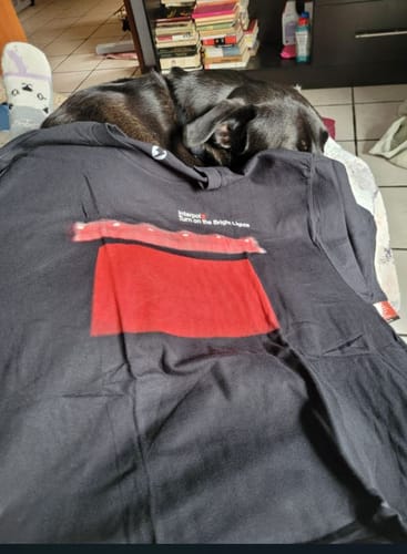 Customer photo review of Playera Turn On The Bright Lights