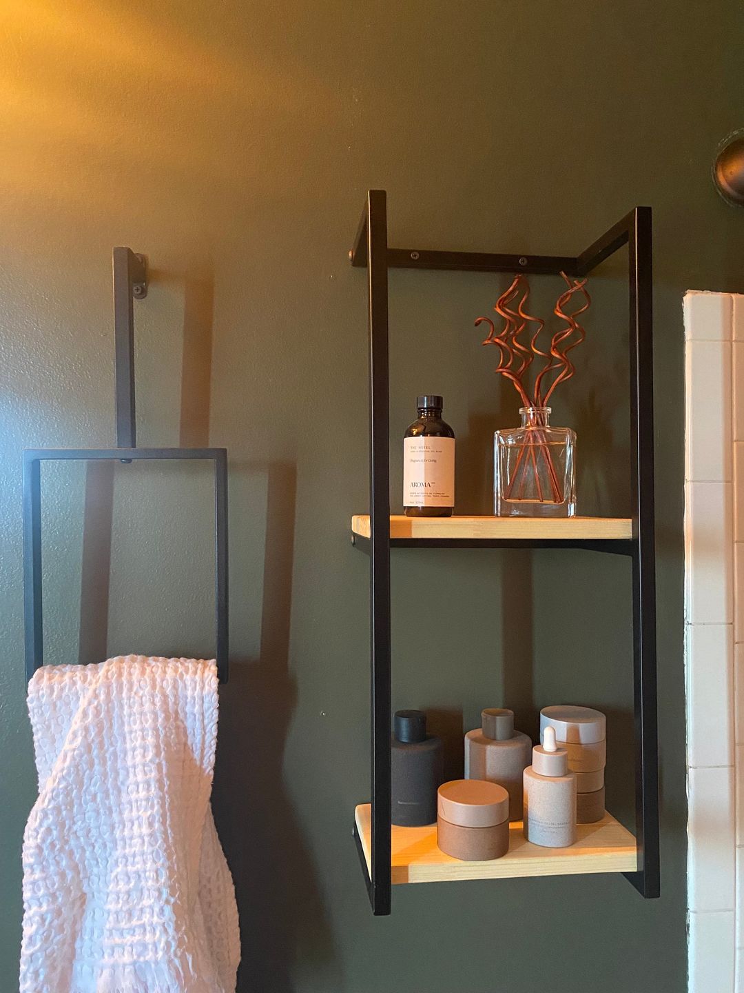 Customer photo review of Vertical Towel Rack