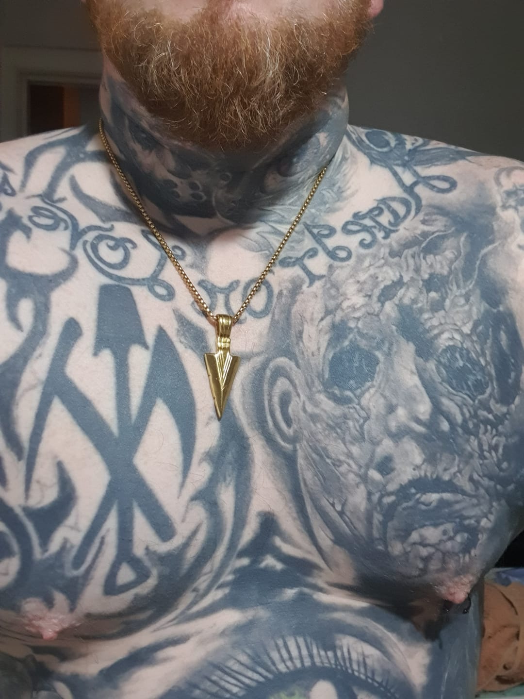 Customer photo review of ARROW GOLDEN. - NECKLACE