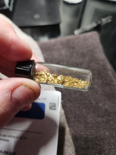 Customer photo review of *BOGO* Pioneer '2 OUNCE NUGGET HUNT' - Gold Panning Paydirt Concentrate