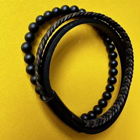 Customer photo review of Aan Mijn Kleinzoon - Kalmerende Lava Stenen Armband - Liefs, Oma
