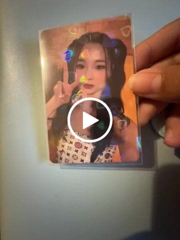 Customer video review of PREMIUM HOLOGRAPHIC PHOTOCARD SLEEVES - HEART VERSION