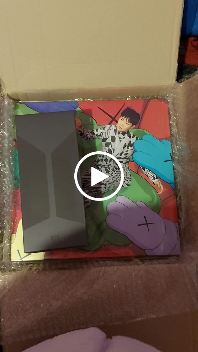 Customer video review of J-HOPE - 1ST SINGLE ALBUM JACK IN THE BOX VINYL (LIMITED EDITION)