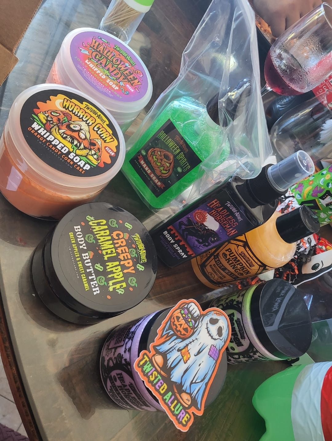 Customer photo review of Horror Corn Whipped Soap (orange candy corn cake)