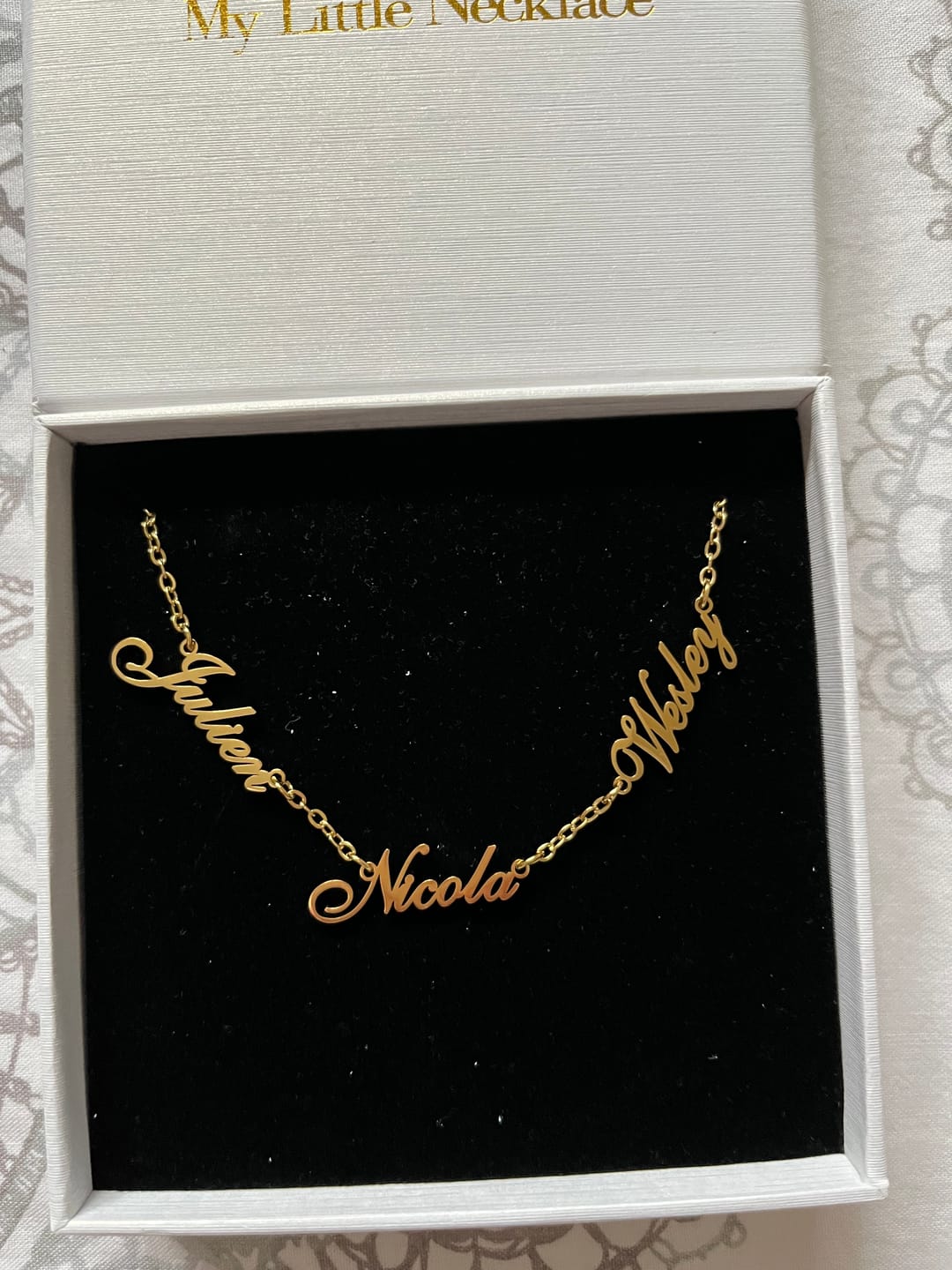 Customer photo review of Collier Plusieurs Prénoms