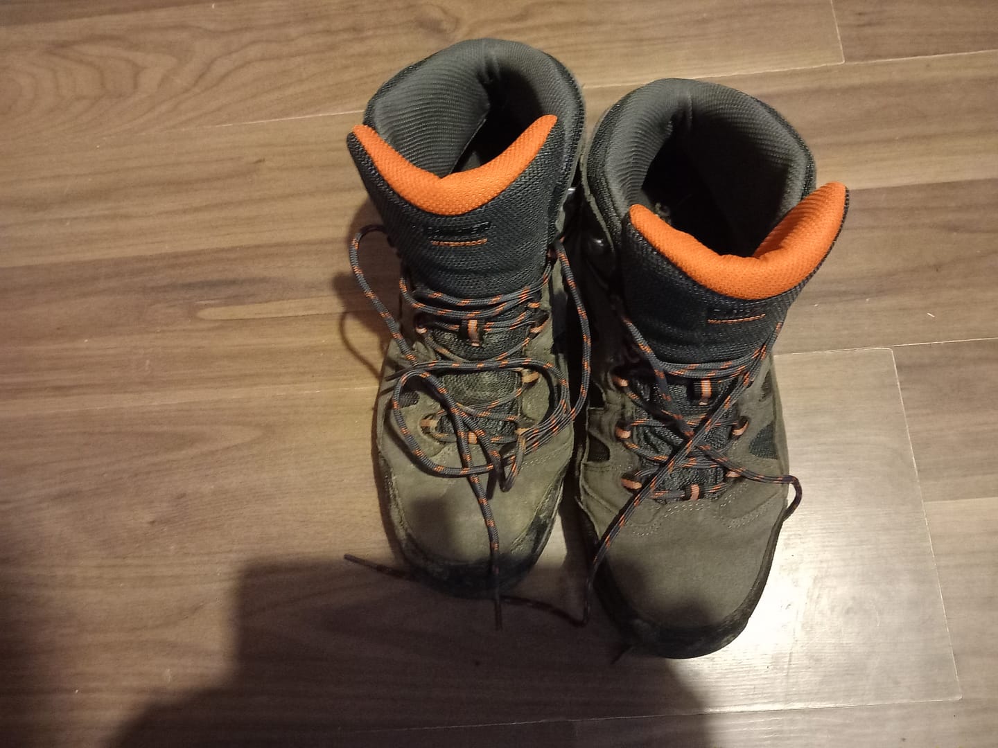 Customer photo review of Hi-Tec Mens Bandera II WP - Char/Graph/Burnt Orange