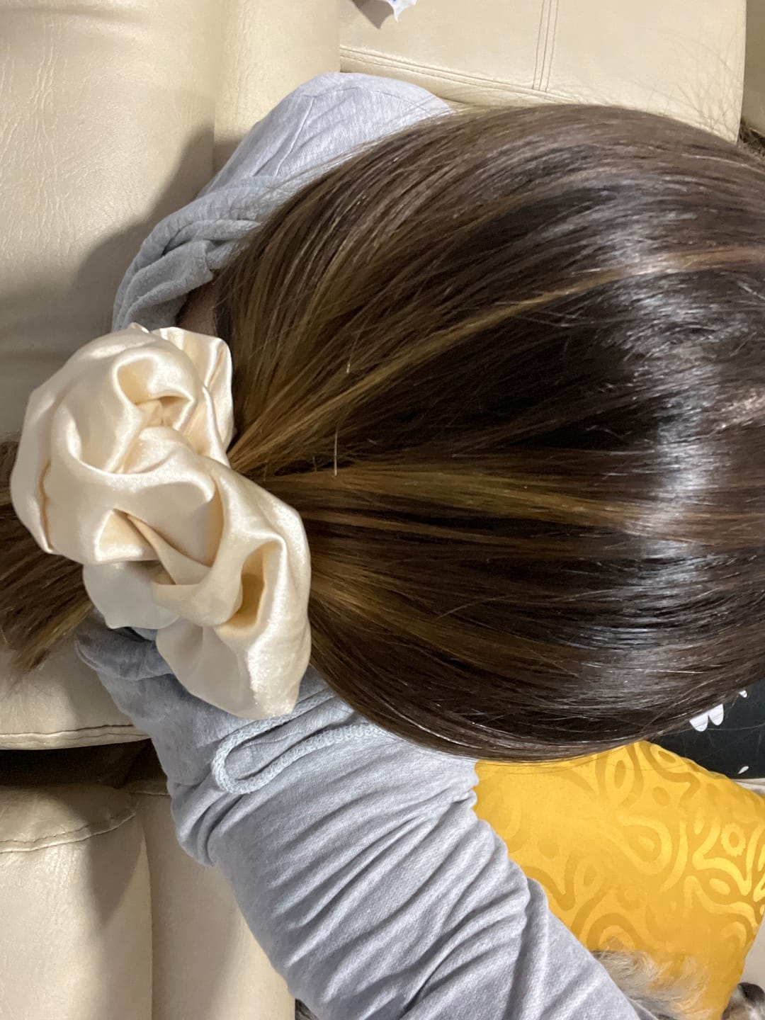 Customer photo review of Scrunchies Medianas - Satin