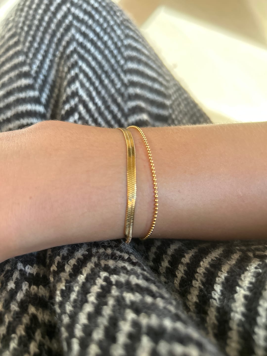 Customer photo review of Sleeky Armband | 18K vergoldet