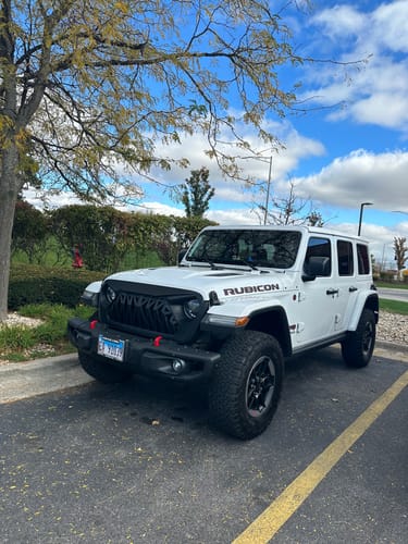 Customer photo review of Shark Grille - Matte Black for 18-23 Jeep Wrangler JL & Gladiator JT w/o TrailCam
