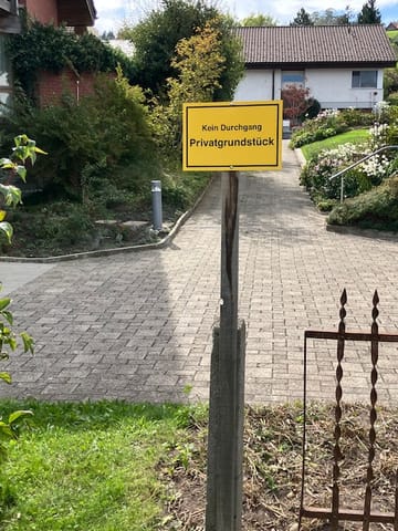 Customer photo review of Kein Durchgang Privatgrundstück Schild aus Alu-Verbund mit UV-Schutz