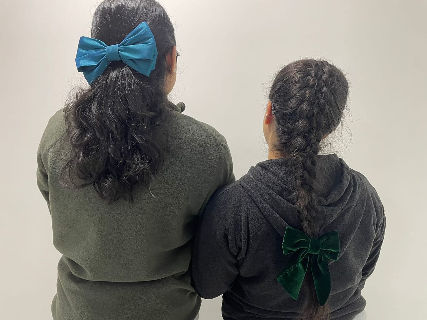 Customer photo review of MOÑO - MINI LARGE VELVET BOWS