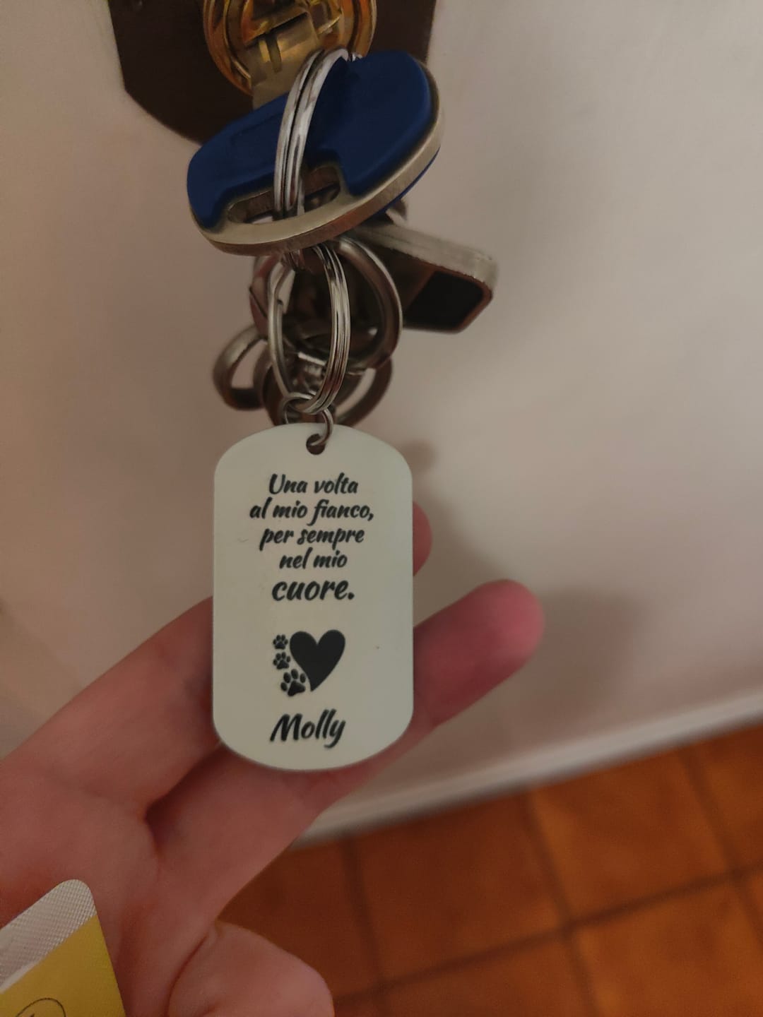 Customer photo review of Per sempre nel cuore - Portachiavi piastrina personalizzato