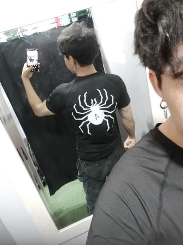 Customer photo review of Spider Compression T-Shirts v2