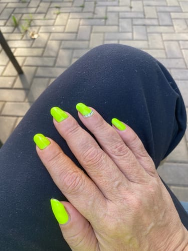 Customer photo review of Neon Yellow | Nail Polish Wraps