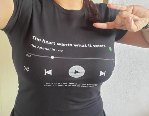 Customer photo review of Your Favorite Song T-Shirt Music Player