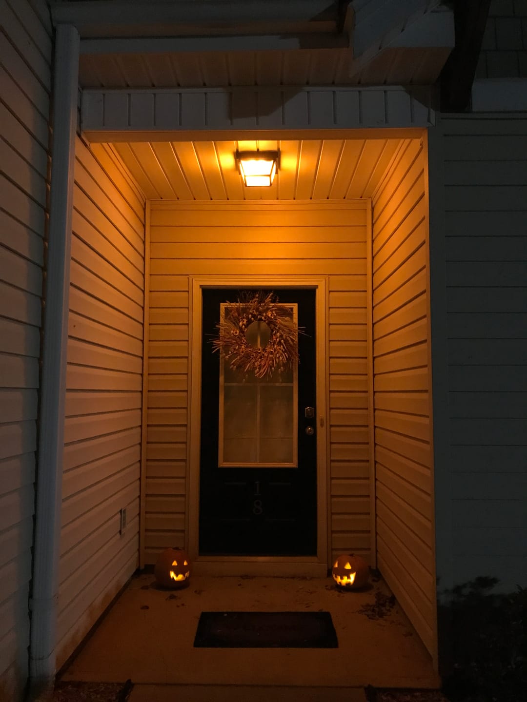 Customer photo review of 4.5-Watt Orange Flame LED Light Bulb, 40-watt Equivalent, 2-Pack