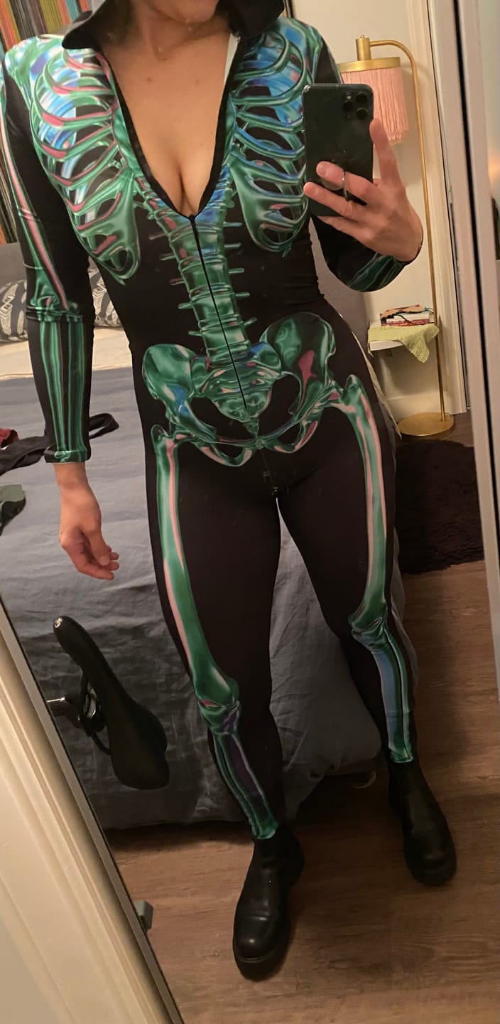 Customer photo review of Emerald Skeleton Hooded Costume