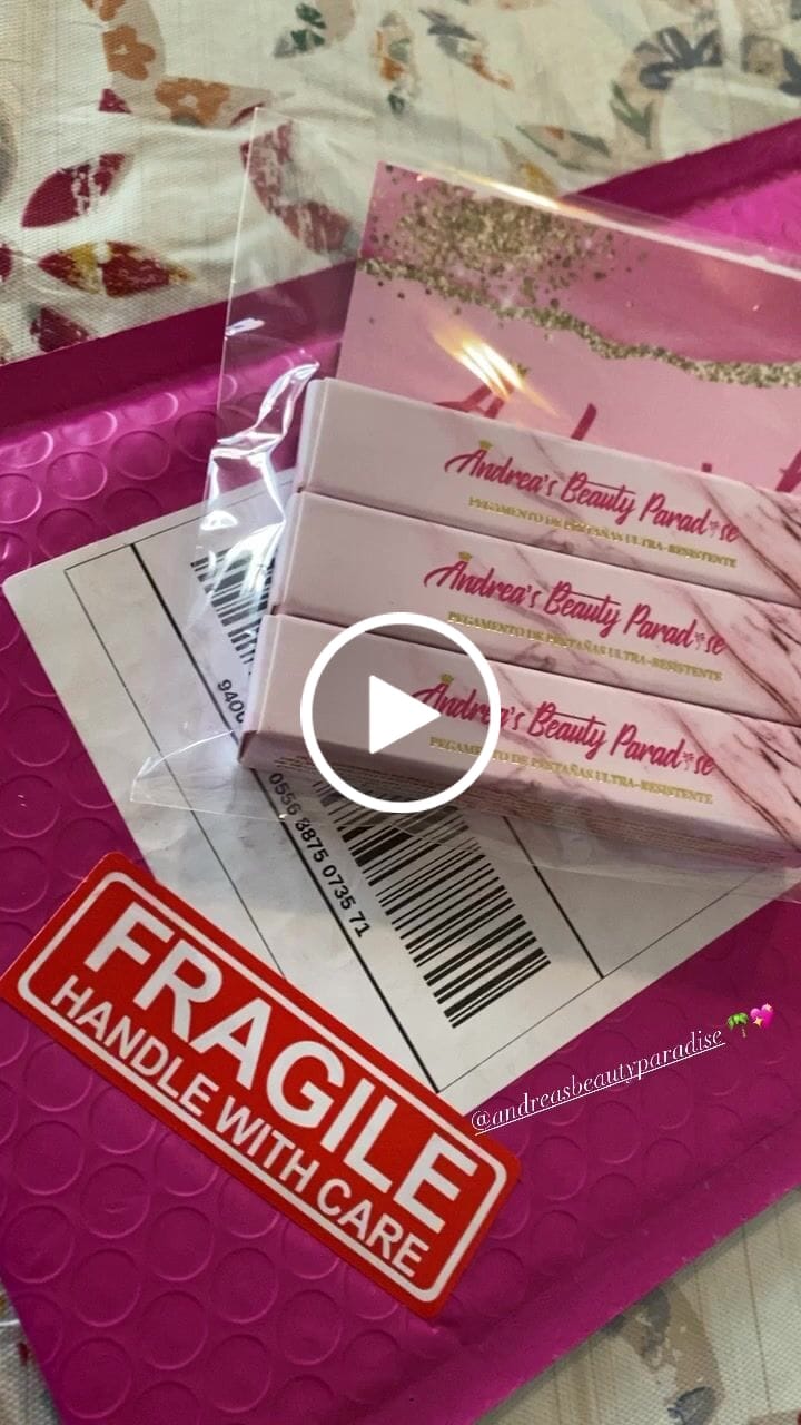 Customer video review of (PRE-VENTA ENVIO OCT 20)Pegamento de Pestañas Ultra-Resistente✨Tiktok Viral✨