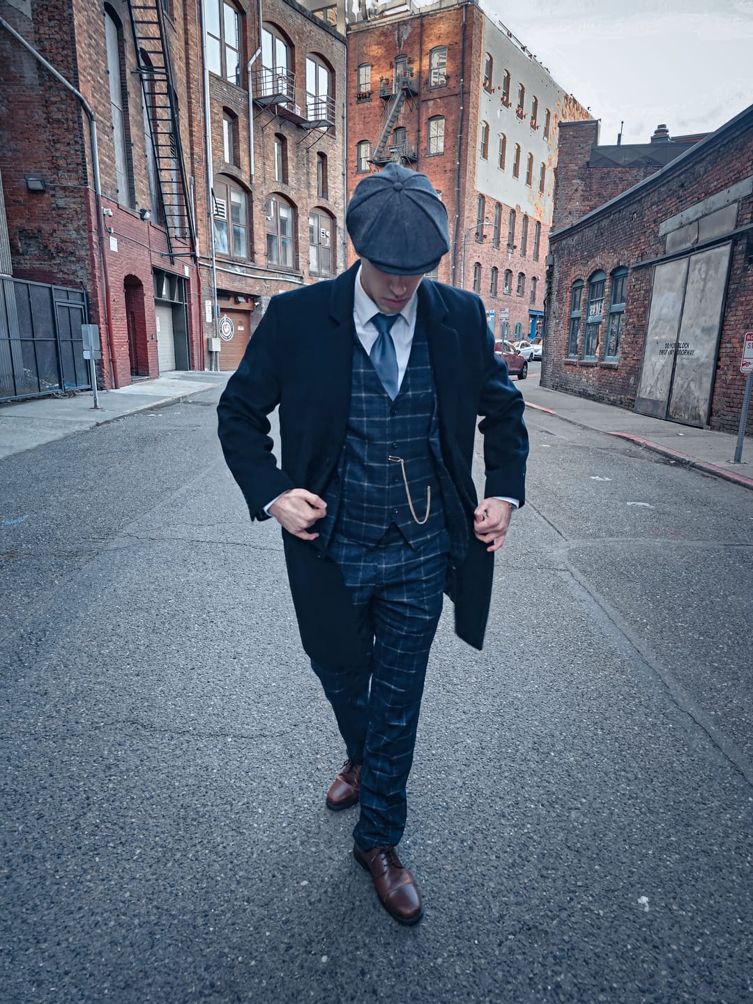 Customer photo review of Three-piece suit Shelby