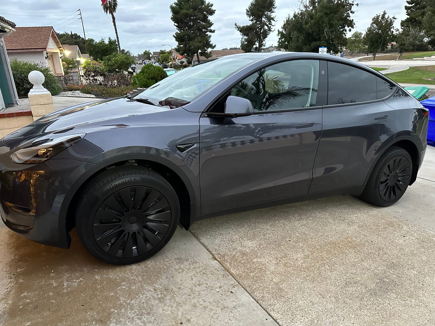 Customer photo review of TESPLUS 19'' Blade Style Wheel Cover for Model Y