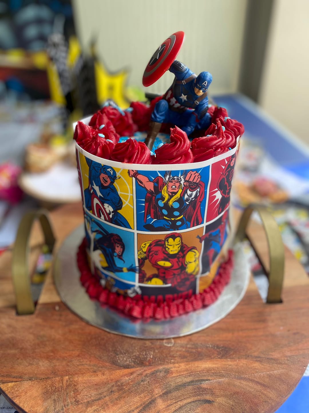 Customer photo review of Superhero Marvel Avengers - Edible Icing Cake Wrap