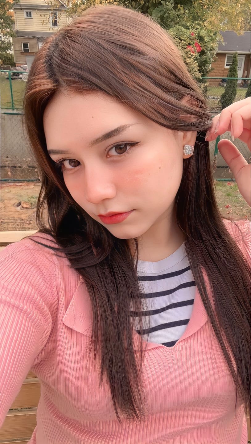 Customer photo review of Lattice Pebble Stud Earrings