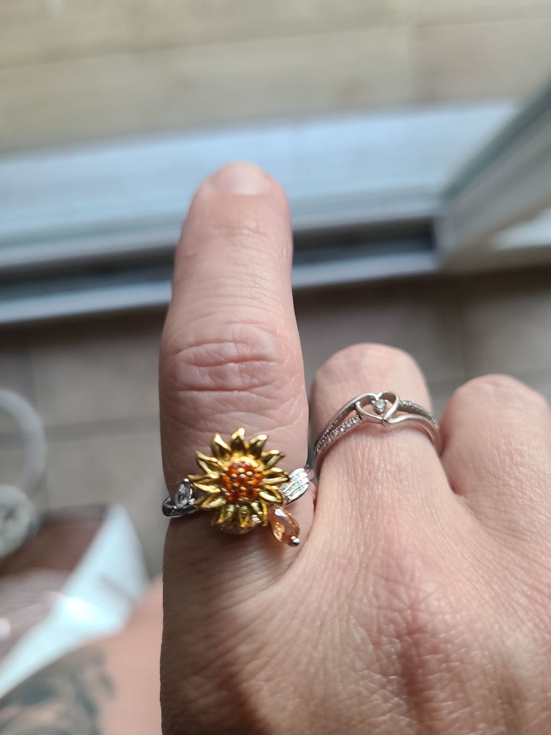 Customer photo review of Spinning Sunflower & Bee Ring