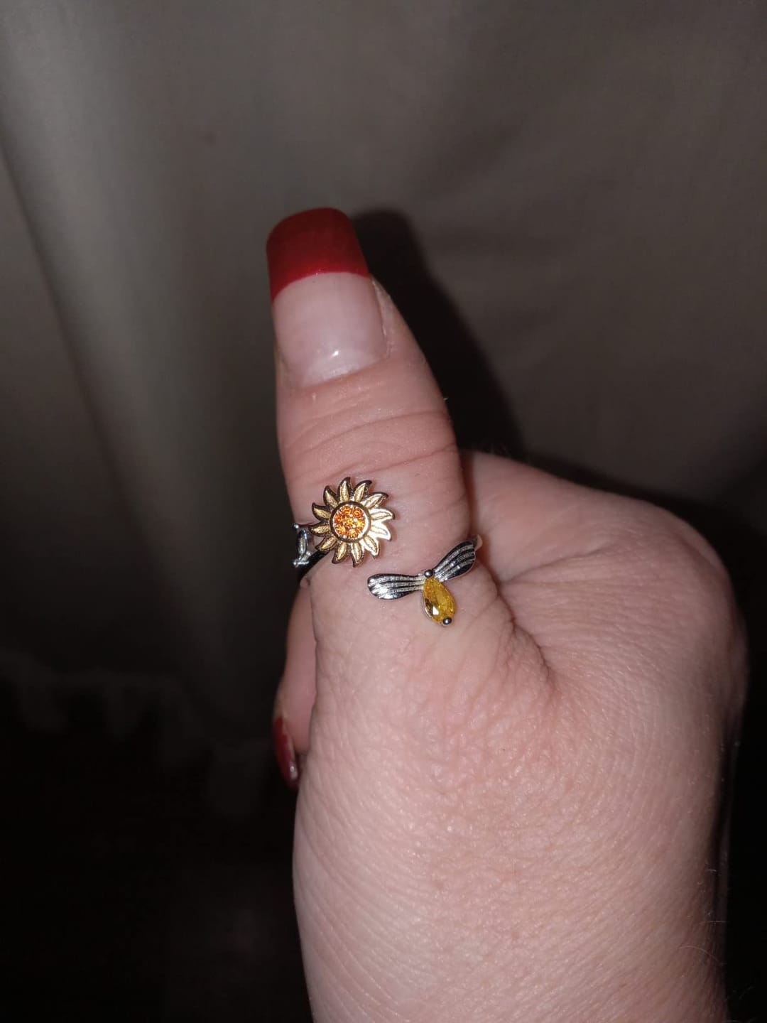 Customer photo review of Spinning Sunflower & Bee Ring