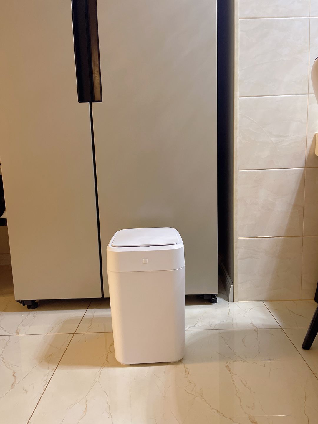 Customer photo review of Numi B1 Self-Sealing Self-Changing Smart Bin