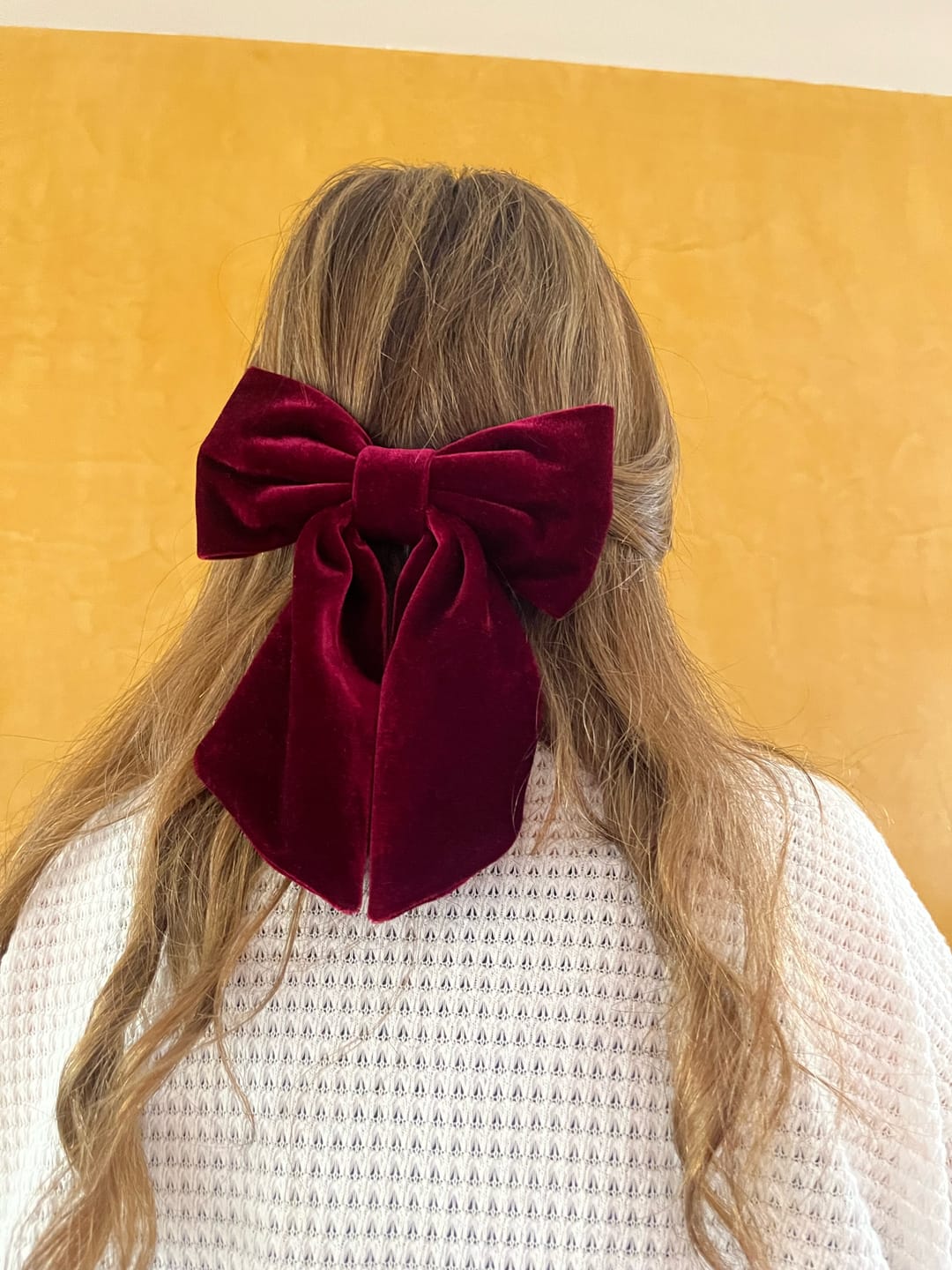 Customer photo review of Moño - Large vinotinto velvet Bow
