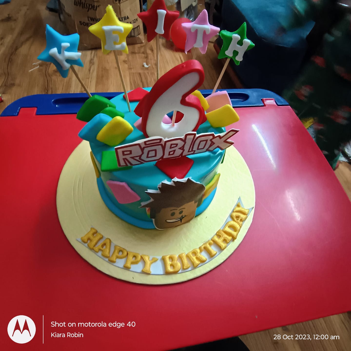 Customer photo review of Roblox Blocks Cake
