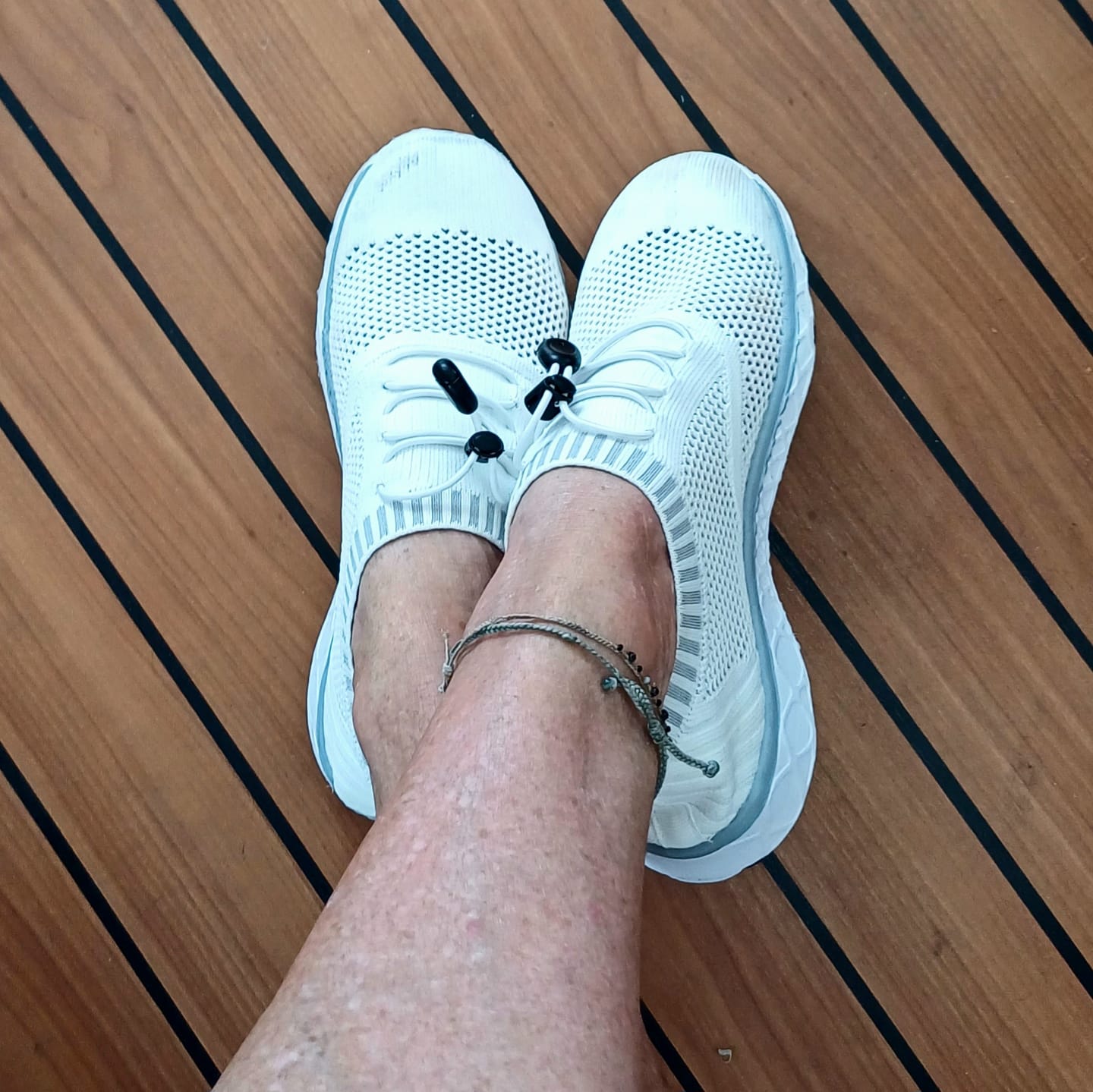 Customer photo review of Aleader Women's Xdrain Classic Knit Water Shoes