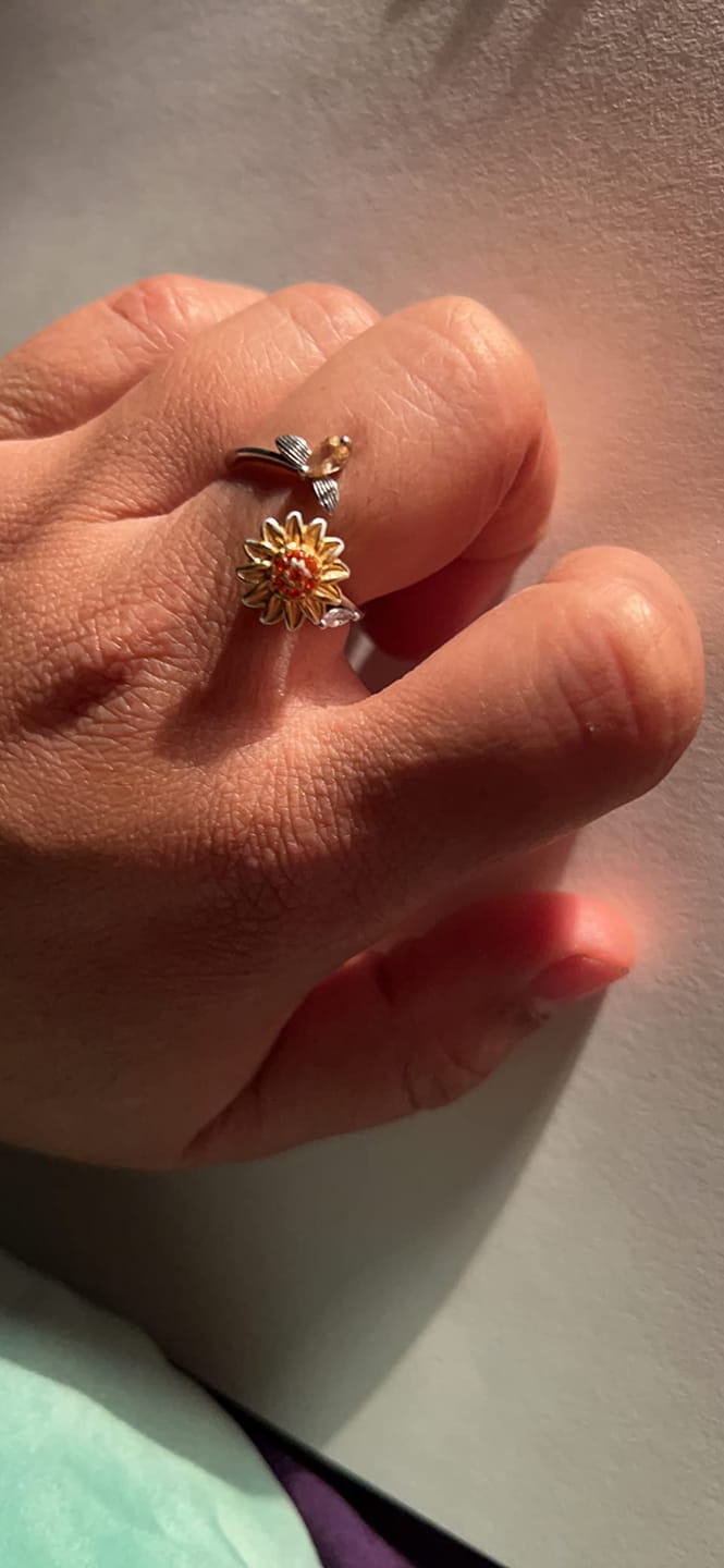 Customer photo review of Spinning Sunflower & Bee Ring