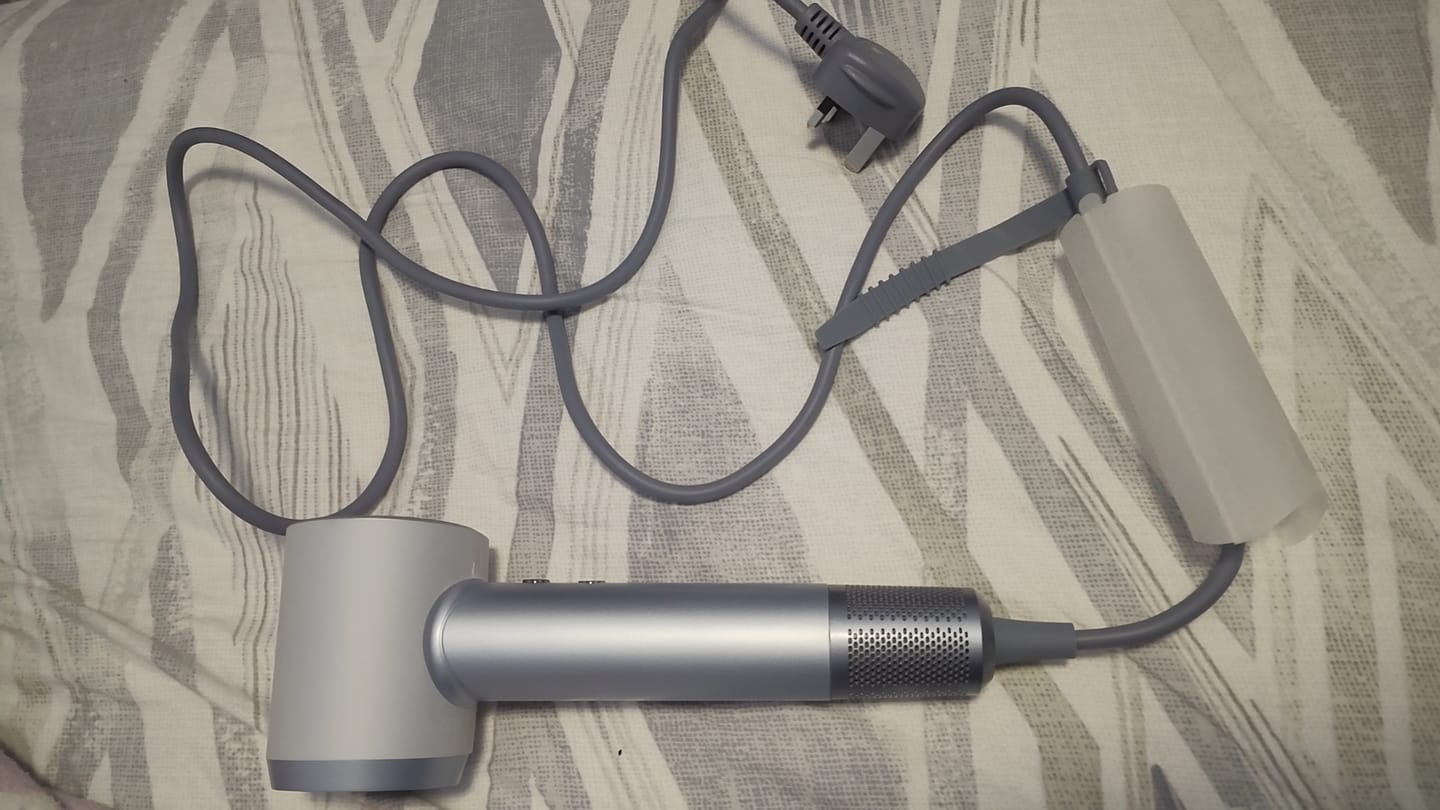 Customer photo review of Swift Special High-Speed Hair Dryer (3 Nozzles)