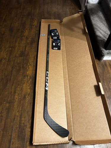 Customer photo review of CCM Tacks Team 5 Senior Hockey Stick