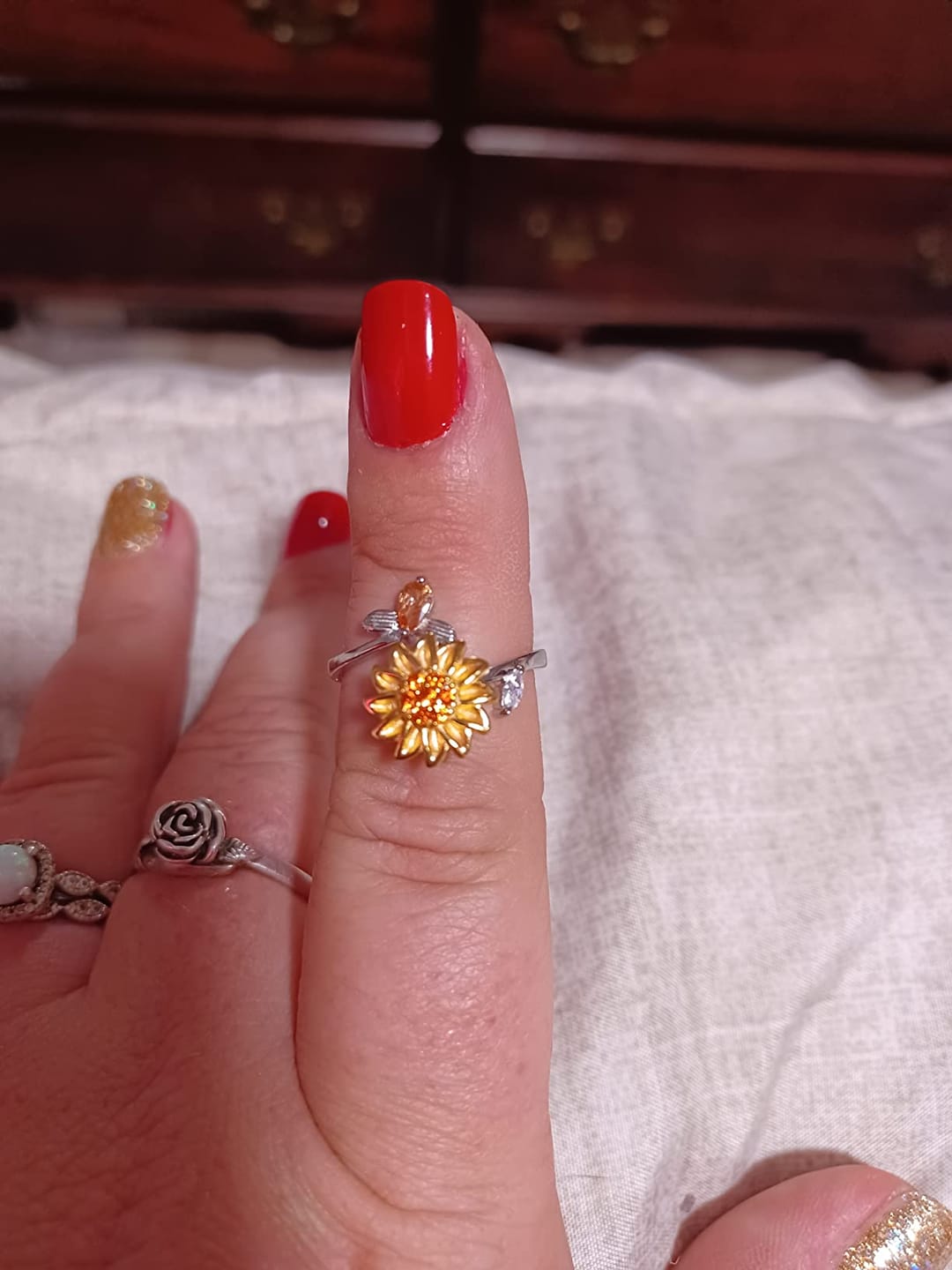 Customer photo review of Spinning Sunflower & Bee Ring