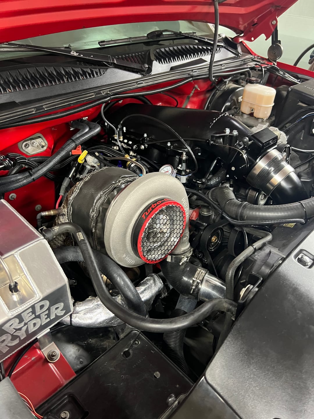 Customer photo review of Holley Hi-Ram / Low Ram Throttle Cable Bracket Black Anodized (Motion/Lokar Throttle Cable) 18-10005