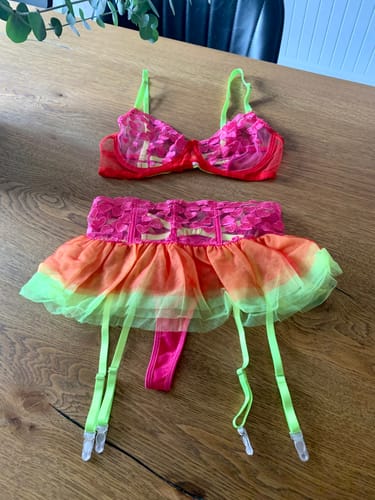 Customer photo review of Sonia's Ruffle Heart Set