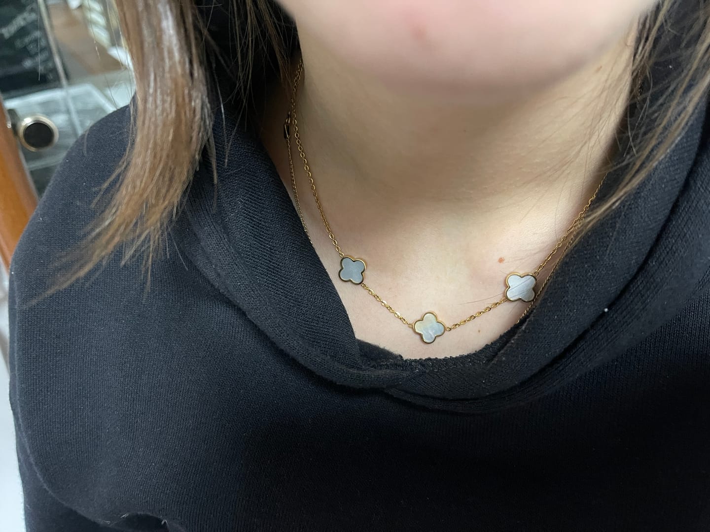 Customer photo review of Three Clovers Kette | 18K vergoldet