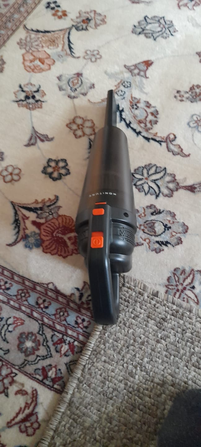 Customer photo review of Leistungsstarker Akku-Handstaubsauger / Beutelloser 9500Pa Handstaubsauger für Nass & Trocken / Handsauger mit 2600mAh Akku & LED-Leuchte